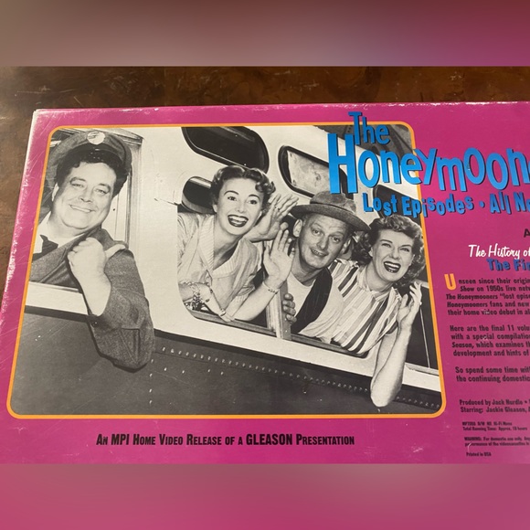 Honeymooners lost episodes! 12 VHS - Picture 2 of 4